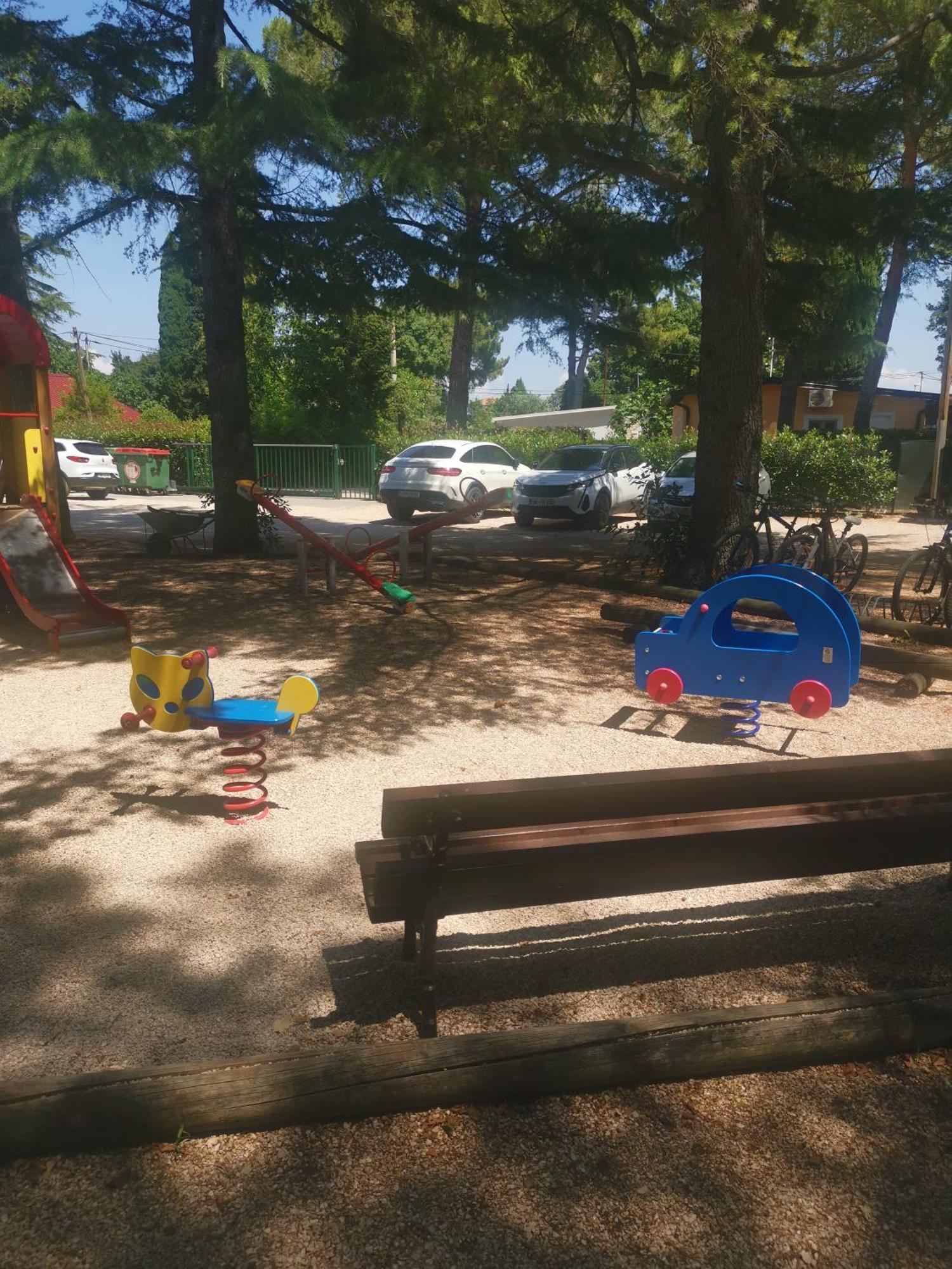 Holiday Park Mimoza Башания Экстерьер фото