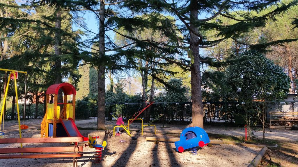 Holiday Park Mimoza Башания Экстерьер фото