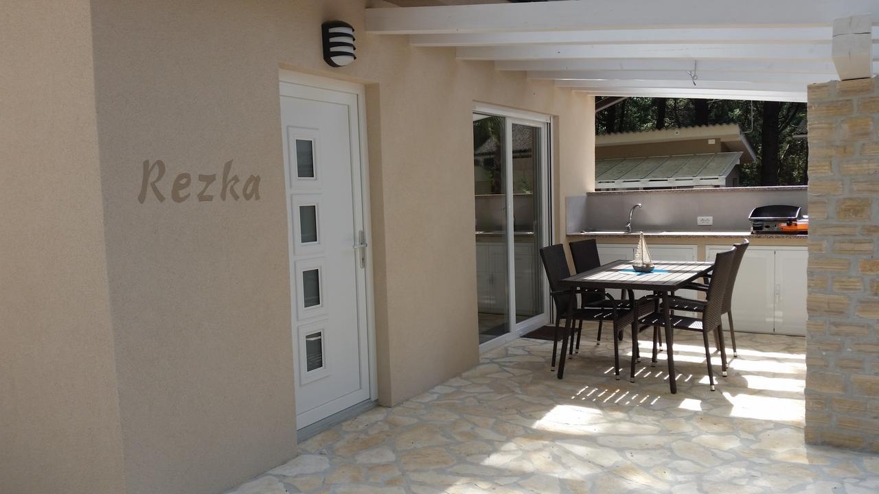 Holiday Park Mimoza Башания Экстерьер фото